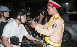 Lập tr&ecirc;n 10.500 bi&ecirc;n bản vi phạm trật tự an to&agrave;n giao th&ocirc;ng trong 6 th&aacute;ng