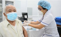 Những vaccine khuyến c&aacute;o n&ecirc;n ti&ecirc;m cho người cao tuổi v&agrave; người mắc bệnh mạn t&iacute;nh