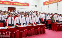 Kỳ họp thứ mười HĐND tỉnh kh&oacute;a XVII, nhiệm kỳ 2021 &ndash; 2026 th&ocirc;ng qua nhiều nghị quyết quan trọng v&agrave; th&agrave;nh c&ocirc;ng tốt đẹp