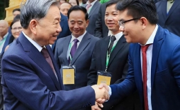 Từ nước Đức nh&igrave;n về qu&ecirc; mẹ: H&agrave;nh tr&igrave;nh của Tạp chí Hương Vi&ecirc;̣t tại trời &Acirc;u