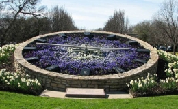 Những chiếc đồng hồ ngo&agrave;i trời độc đ&aacute;o tr&ecirc;n thế giới