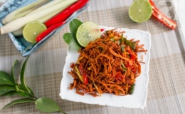 C&aacute;ch l&agrave;m kh&ocirc; g&agrave; l&aacute; chanh 