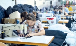 Phụ nữ x&atilde; An Kh&ecirc; l&agrave;m theo gương B&aacute;c