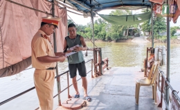 V&igrave; sự an to&agrave;n tại c&aacute;c bến đ&ograve; kh&aacute;ch ngang s&ocirc;ng