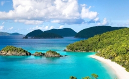 L&agrave;n nước xanh như ngọc b&iacute;ch h&uacute;t kh&aacute;ch ở C&ocirc;n Đảo