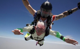 M&agrave;n nhảy d&ugrave; ph&aacute; vỡ kỷ lục Guinness của cụ &ocirc;ng 103 tuổi