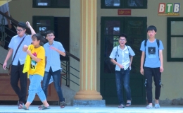 S&aacute;ng nay, tr&ecirc;n 18.000 th&iacute; sinh ch&iacute;nh thức bước v&agrave;o kỳ thi tuyển sinh v&agrave;o lớp 10 THPT c&ocirc;ng lập