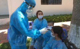  B&agrave;n giao 204 người trở về từ tỉnh Bắc Giang về 8 huyện, th&agrave;nh phố quản l&yacute;, c&aacute;ch ly tại nh&agrave;