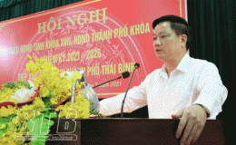 Đồng ch&iacute; Ph&oacute; B&iacute; thư Tỉnh ủy, Chủ tịch UBND tỉnh tiếp x&uacute;c cử tri tại th&agrave;nh phố Th&aacute;i B&igrave;nh