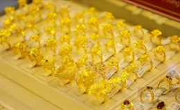 Gi&aacute; v&agrave;ng h&ocirc;m nay 9/7: V&agrave;ng trong nước cao hơn thế giới 7,3 triệu đồng/lượng