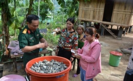 Gi&uacute;p đồng b&agrave;o được sử dụng nước sạch