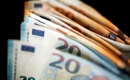 Đồng USD sắp ngang gi&aacute; EURO