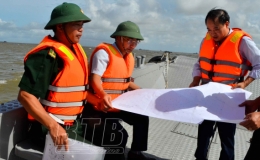 Kiểm tra việc khai th&aacute;c c&aacute;t tại khu vực v&ugrave;ng biển x&atilde; Thụy Trường