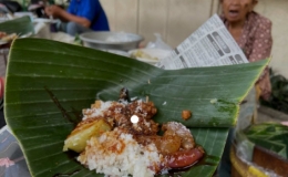 M&oacute;n ăn vặt kh&ocirc;ng thể bỏ qua ở Indonesia