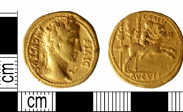 Ph&aacute;t hiện kho tiền xu cổ đại c&oacute; vết thử v&agrave;ng