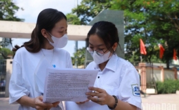 Bộ Gi&aacute;o dục v&agrave; Đ&agrave;o tạo: C&acirc;u tiếng Anh trong đề thi tốt nghiệp c&oacute; 2 đ&aacute;p &aacute;n đ&uacute;ng