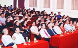 Chủ tịch nước dự Chương tr&igrave;nh nghệ thuật đặc biệt tưởng nhớ Tổng B&iacute; thư L&ecirc; Duẩn