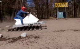 Độc đ&aacute;o xe điện 18 b&aacute;nh 'lướt' tr&ecirc;n nhiều địa h&igrave;nh