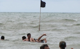 Kỹ năng tho&aacute;t nạn khỏi d&ograve;ng nước xo&aacute;y