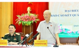 Tổng B&iacute; thư Nguyễn Ph&uacute; Trọng tiếp x&uacute;c cử tri th&agrave;nh phố H&agrave; Nội
