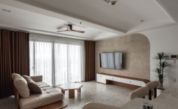 Căn hộ 100m2 với trần cong tối giản, ph&iacute; cải tạo 500 triệu đồng