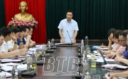 Kiểm tra việc l&atilde;nh đạo, chỉ đạo v&agrave; tổ chức thực hiện Kết luận số 21-KL/TW đối với Ban Thường vụ Huyện ủy Kiến Xương