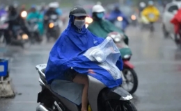 Nhiều khu vực tr&ecirc;n cả nước ng&agrave;y nắng n&oacute;ng, chiều tối mưa d&ocirc;ng