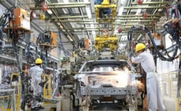 Thị trường &ocirc; t&ocirc; Việt Nam: Sức mua cầm chừng, chờ giảm thuế trước bạ