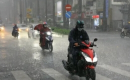 Thời tiết ng&agrave;y 17/7:  Mưa d&ocirc;ng tr&ecirc;n cả nước, nhiều nơi mưa rất to