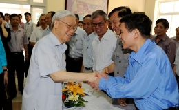 Tổng B&iacute; thư Nguyễn Ph&uacute; Trọng - một phong c&aacute;ch mẫu mực của đại biểu nh&acirc;n d&acirc;n