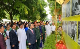 Khai mạc triển l&atilde;m ảnh 'Đồng ch&iacute; Nguyễn Văn Linh - Nh&agrave; l&atilde;nh đạo ki&ecirc;n định v&agrave; s&aacute;ng tạo của c&aacute;ch mạng Việt Nam'