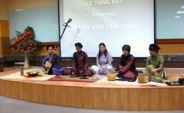 Dạy ca tr&ugrave; ở Trường Đại học FPT.
