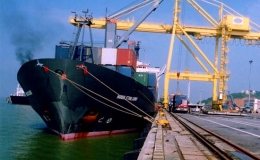 Xuất, nhập khẩu giảm trong nửa đầu th&aacute;ng 8