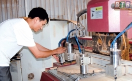 Nguy&ecirc;n X&aacute;: D&acirc;n gi&agrave;u nhờ c&ocirc;ng nghiệp, l&agrave;ng nghề