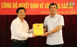 C&ocirc;ng bố Quyết định về c&ocirc;ng t&aacute;c c&aacute;n bộ