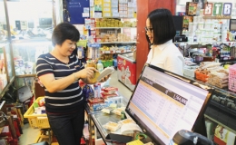 Thanh to&aacute;n kh&ocirc;ng d&ugrave;ng tiền mặt ng&agrave;y c&agrave;ng phổ biến