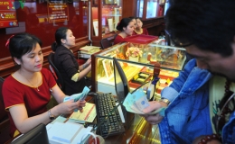 Gi&aacute; v&agrave;ng tăng mạnh vượt mức 42 triệu đồng/lượng