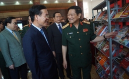 Tr&ecirc;n l&agrave;m gương mẫu mực, dưới t&iacute;ch cực l&agrave;m theo