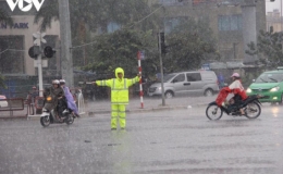 Dự b&aacute;o thời tiết h&ocirc;m nay: Nắng n&oacute;ng ở Bắc Bộ sắp chấm dứt