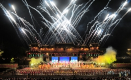 Ho&atilde;n Festival Huế 2020 sang năm sau