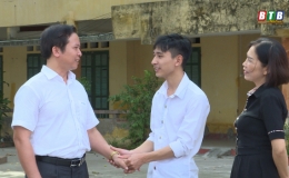 Thủ khoa sau khi "vấp ng&atilde;"