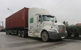 Xe qu&aacute; tải giảm mạnh tr&ecirc;n quốc lộ 5