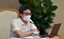 Th&agrave;nh phố Hồ Ch&iacute; Minh tăng cường điều trị, tăng tốc ti&ecirc;m vaccine