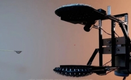 Cỗ m&aacute;y x&acirc;y dựng bằng s&oacute;ng &acirc;m