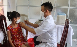 Đợt 52 tổ chức ti&ecirc;m 74.570 liều vắc-xin ph&ograve;ng Covid-19 cho người từ 5 tuổi trở l&ecirc;n