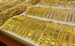 Gi&aacute; v&agrave;ng đảo chiều giảm mạnh