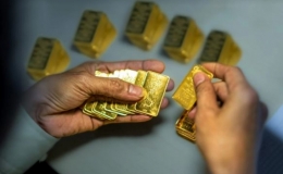 Gi&aacute; v&agrave;ng h&ocirc;m nay 16/8: &Aacute;p lực tăng l&atilde;i suất đ&egrave; nặng, v&agrave;ng giảm gi&aacute; s&acirc;u