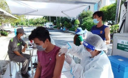 Hơn 440.000 liều vaccine ph&ograve;ng COVID-19 được ti&ecirc;m trong ng&agrave;y 12/8