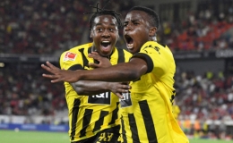 Ngược d&ograve;ng m&atilde;n nh&atilde;n, Dortmund vươn l&ecirc;n đầu bảng Bundesliga