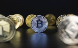 Ph&oacute; Thống đốc NHNN: Quản l&yacute; chặt tiền ảo, kh&ocirc;ng để lợi dụng rửa tiền